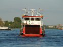 Motor Segelboot mit Motorschaden trieb gegen Alte Liebe bei Koeln Rodenkirchen P128